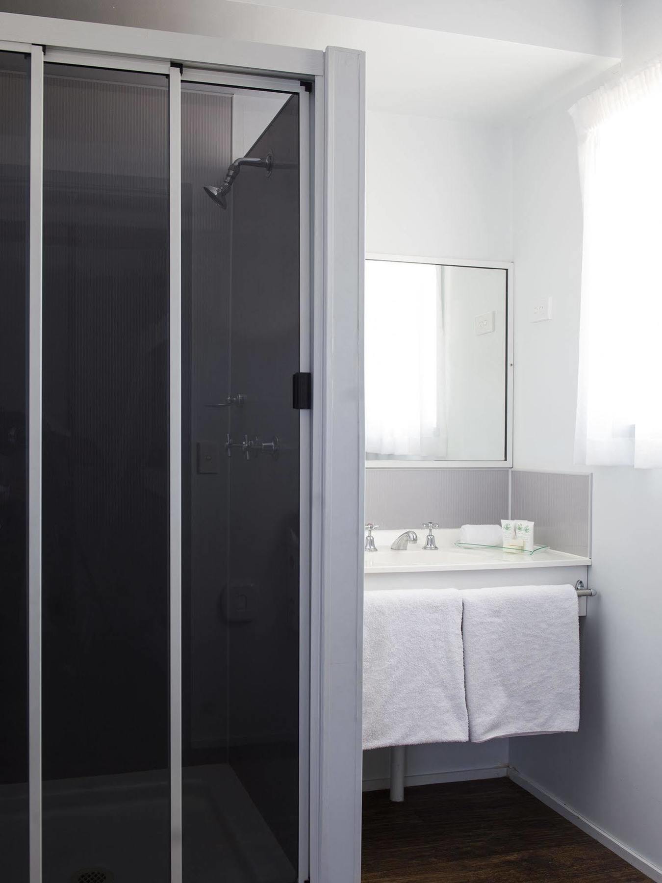 Saltbush Retreat Lodge
