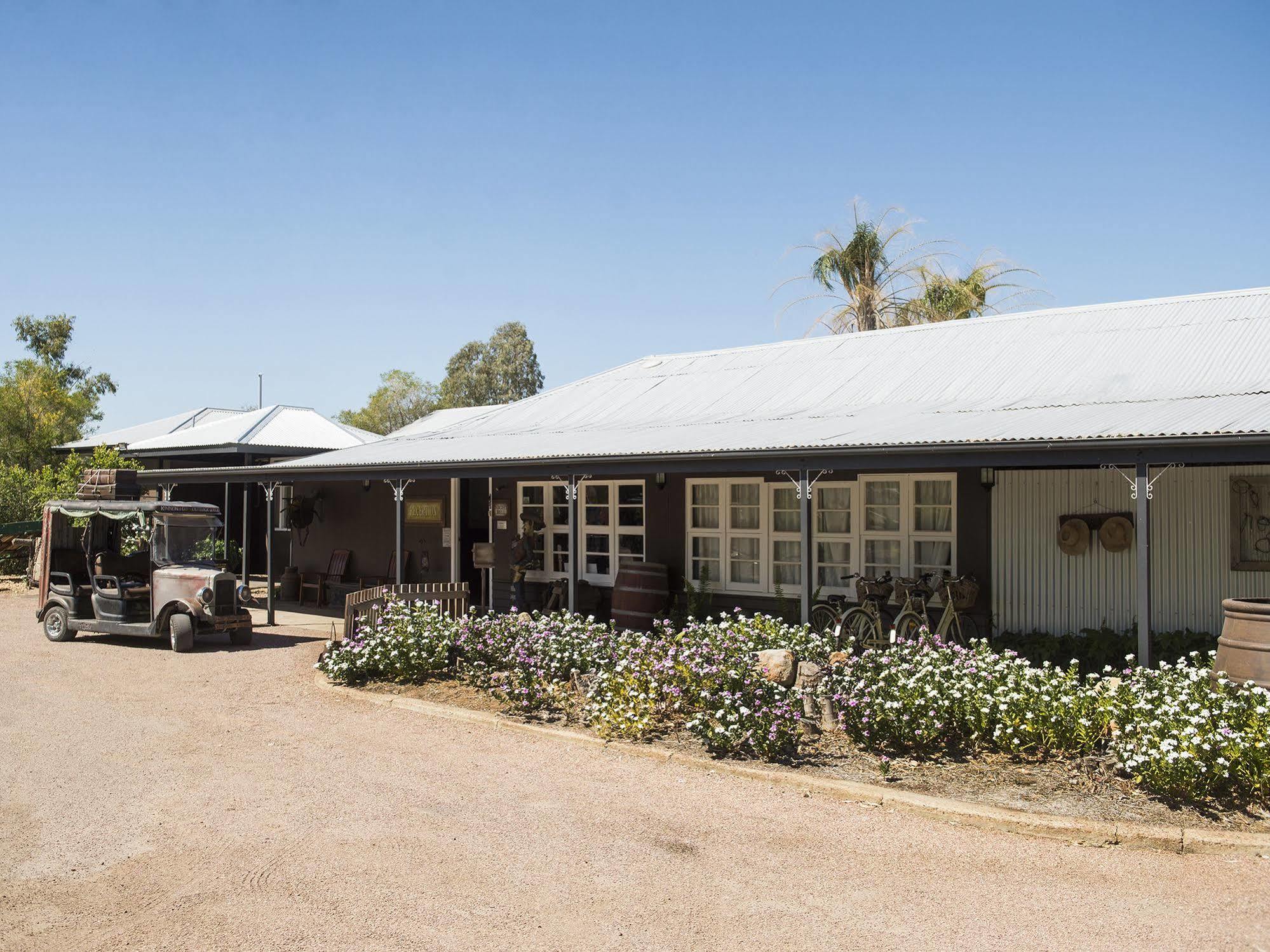 Saltbush Retreat Lodge Longreach