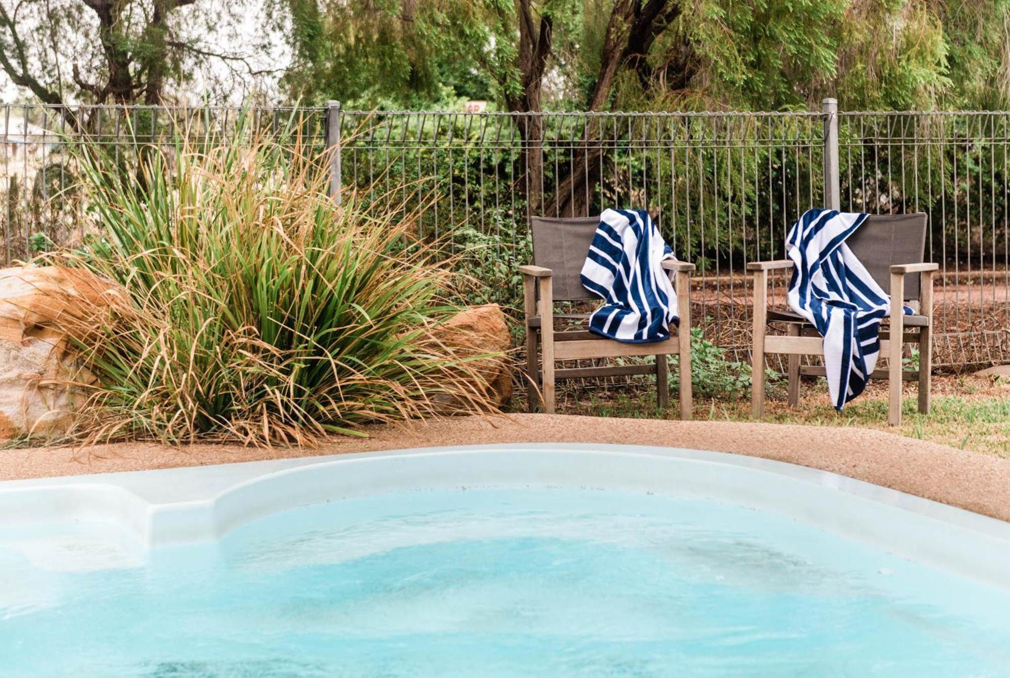 Saltbush Retreat